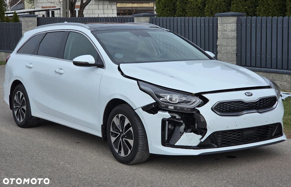 Kia Ceed 1.6 GDI PHEV L DCT - 4