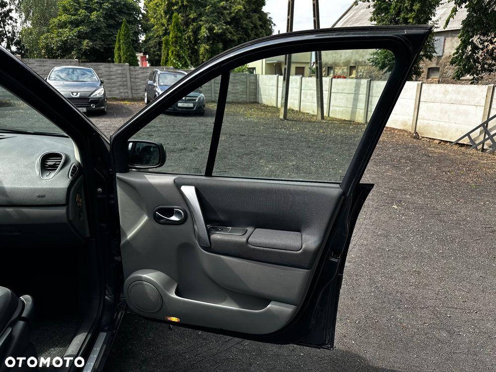 Renault Scenic - 18