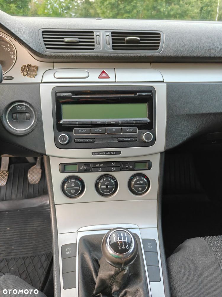 Volkswagen Passat - 19