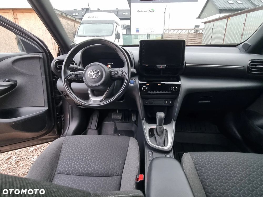 Toyota Yaris Cross - 18