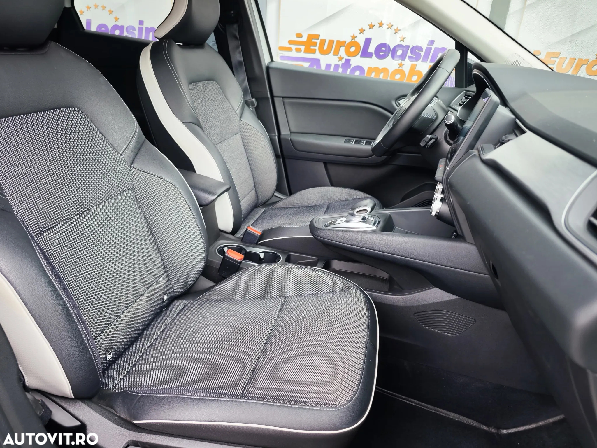 Renault Captur E-TECH PLUG-in 160 INTENS - 19