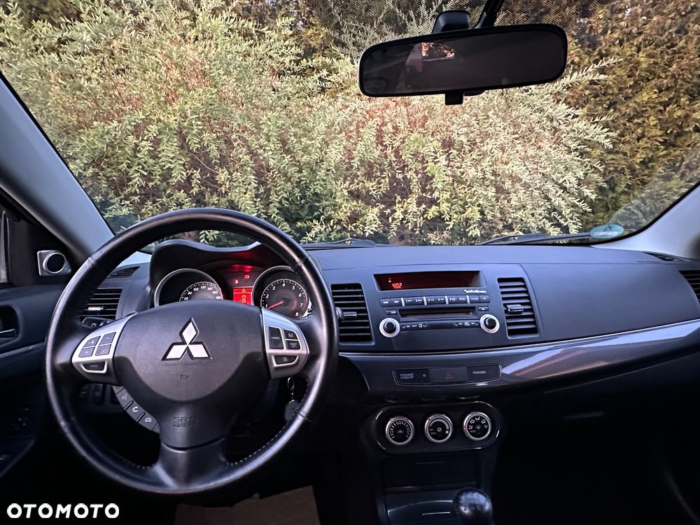 Mitsubishi Lancer 1.8 Intense - 17