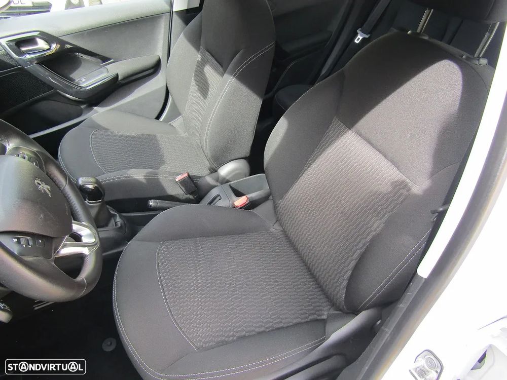 Peugeot 208 1.2 PureTech Active - 7