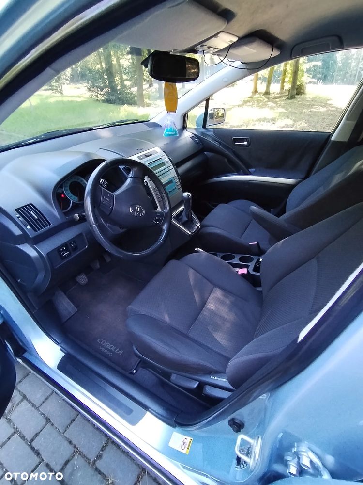 Toyota Corolla Verso - 12