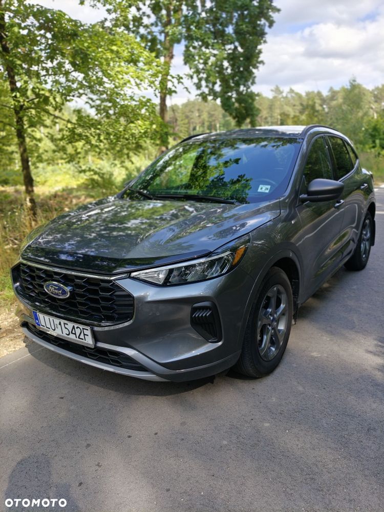 Ford Kuga - 1