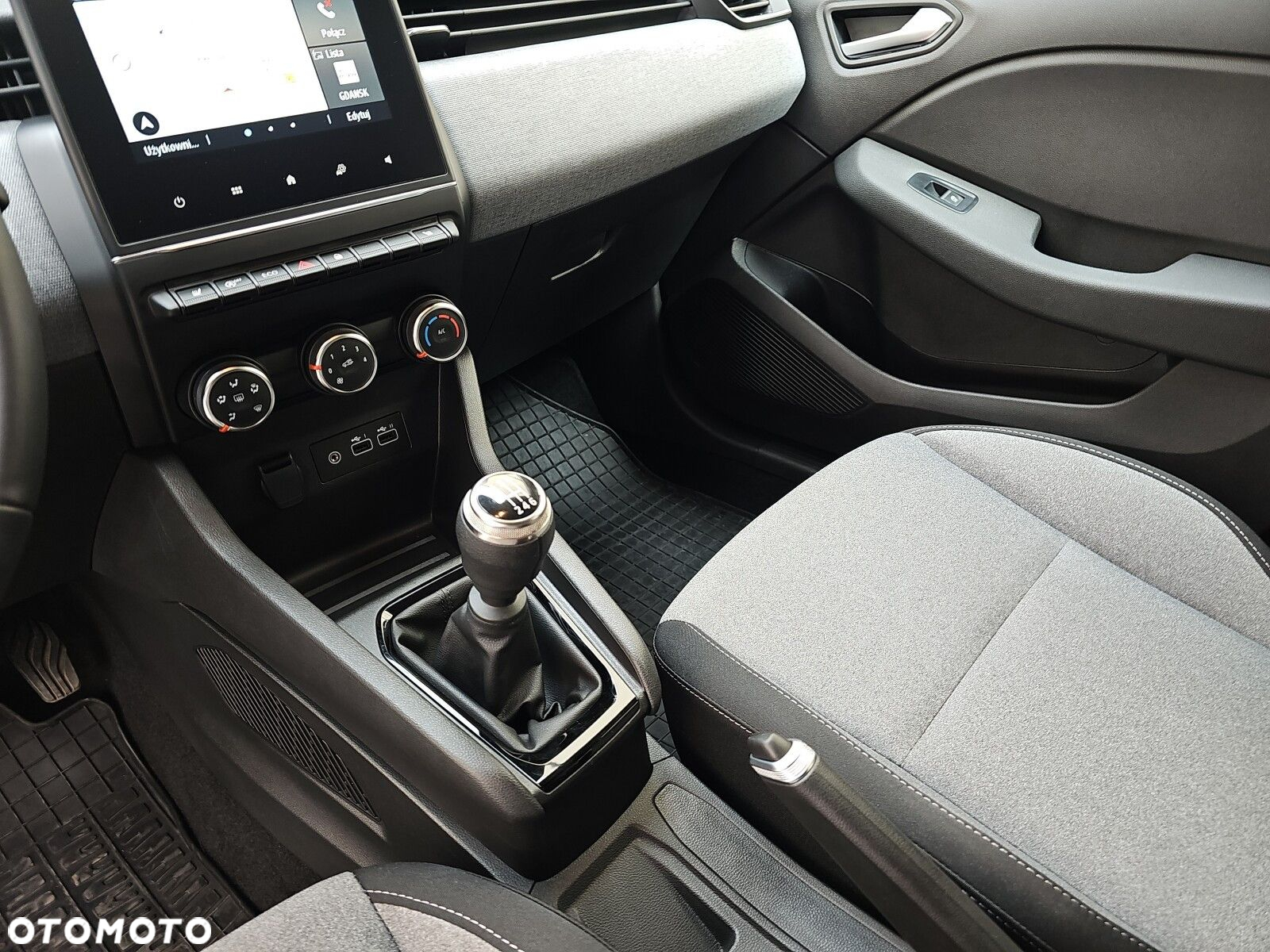 Renault Clio - 19
