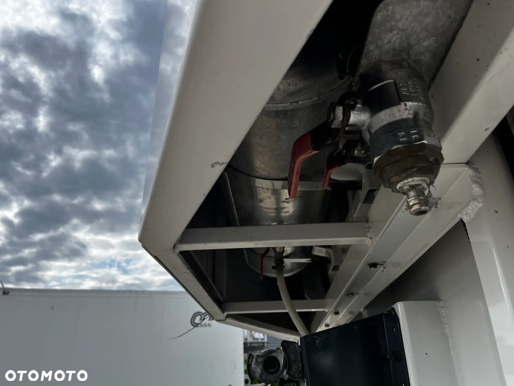 LeciTrailer DO ŻYWCA 3 POZIOMY  WENTYLATORY POIDŁA SMOCZKI ZRASZACZE DACH PODNOSZONY RAMPA HYDRAULICZNA STEROWANIE PILOTEM - 30