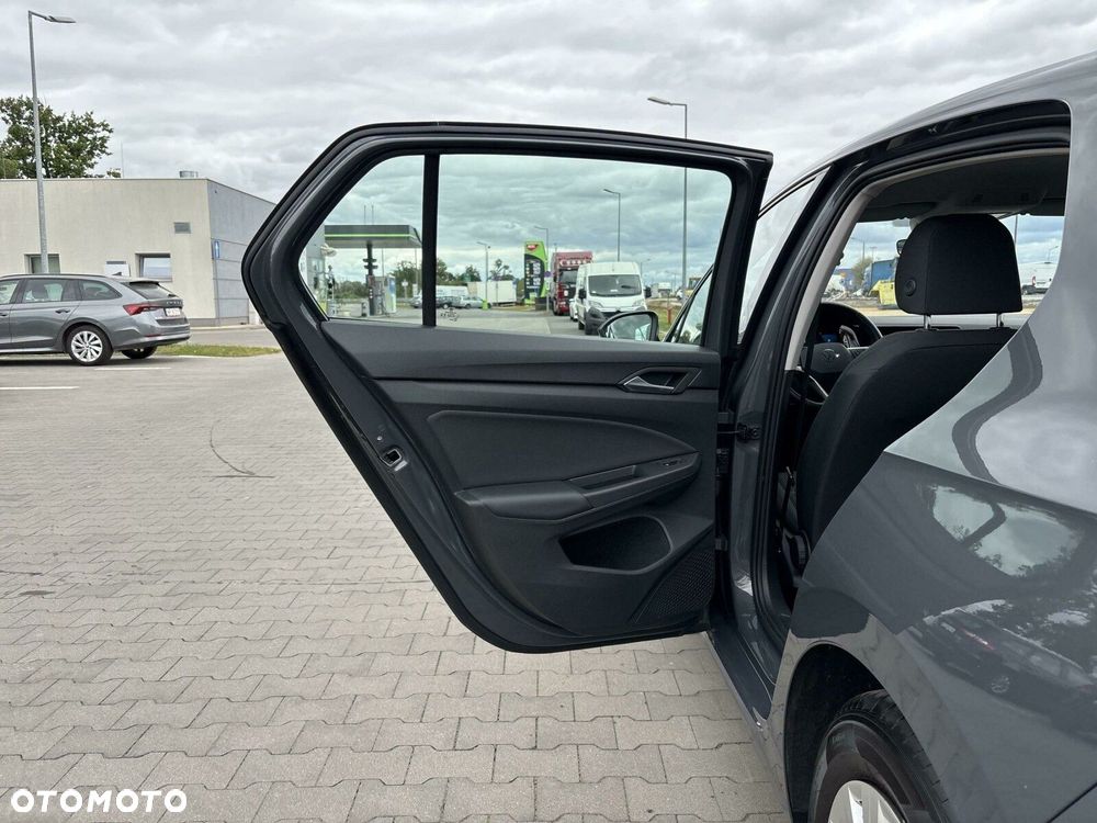 Volkswagen Golf - 11