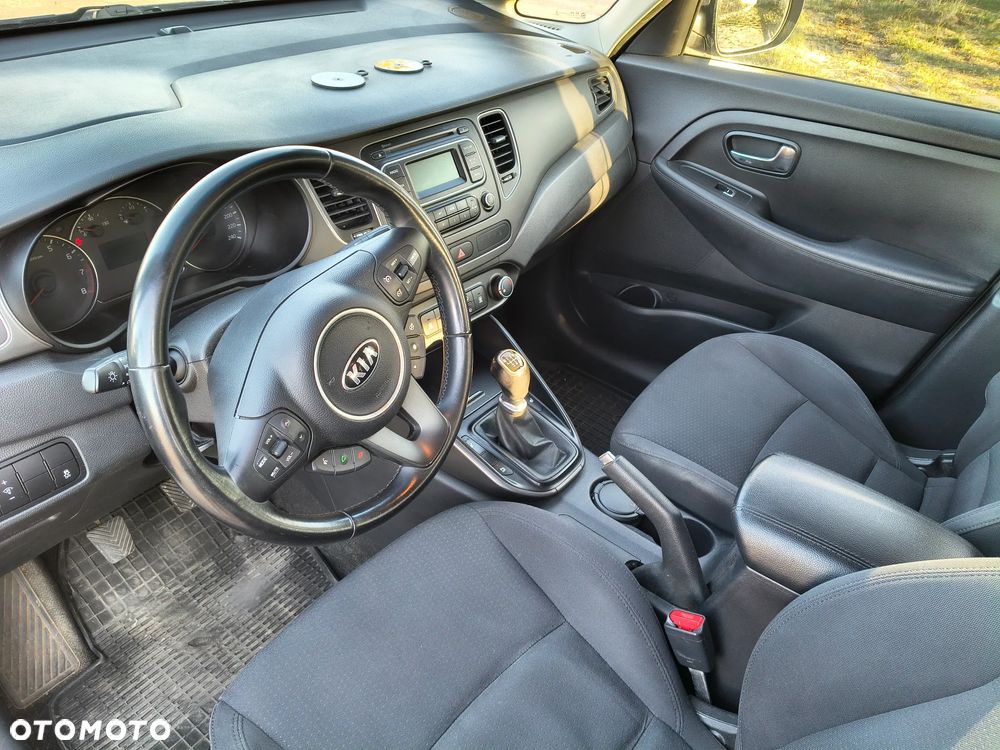 Kia Carens 1.6 GDI Dream Team Edition - 14