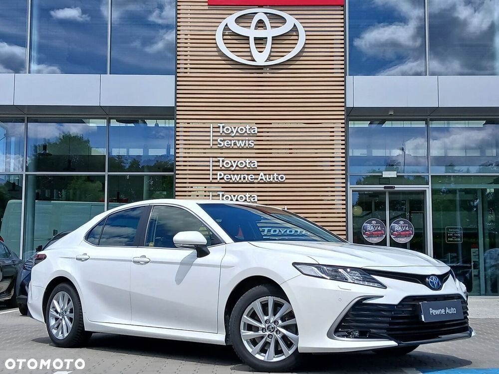 Toyota Camry - 1