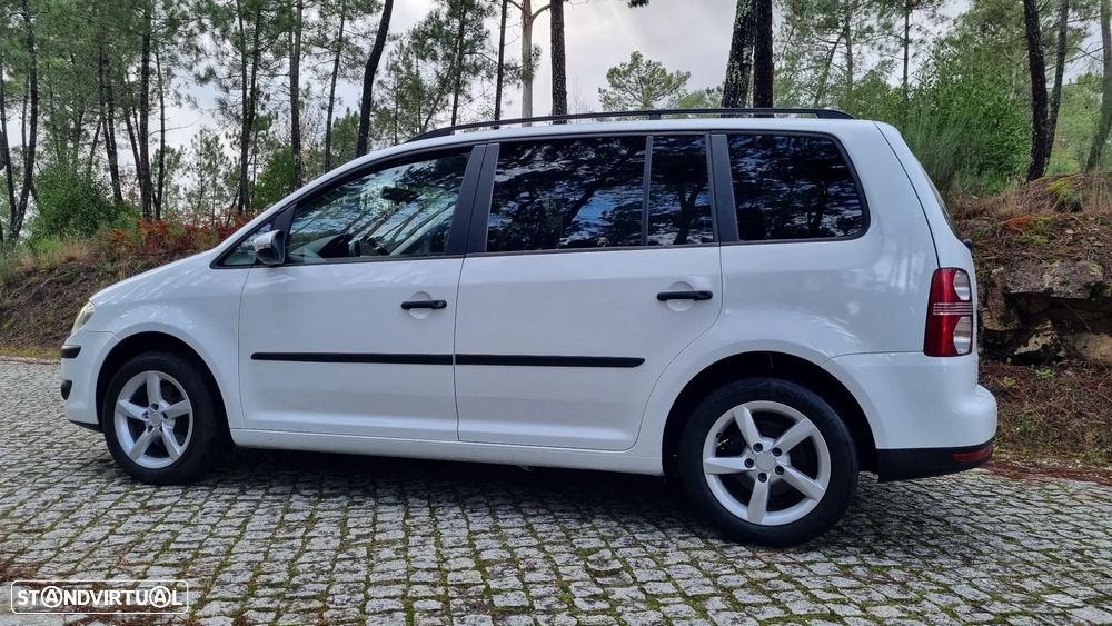 VW Touran 1.9 TDi DSG Highline - 4