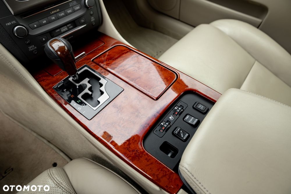 Lexus GS 450h - 32