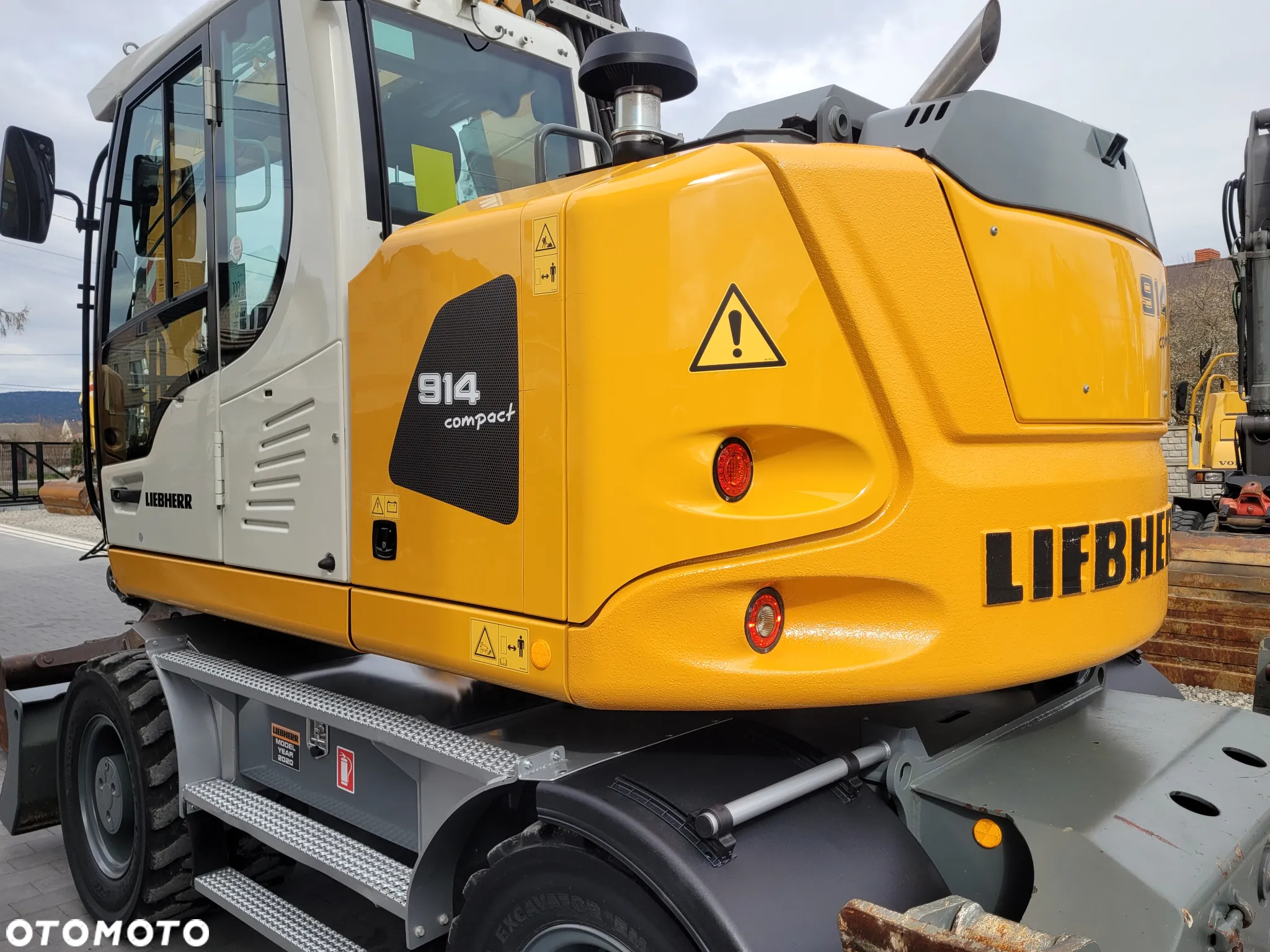 Liebherr A914 compact / 3500h / 2020rok / STAN IDEALNY / - 10