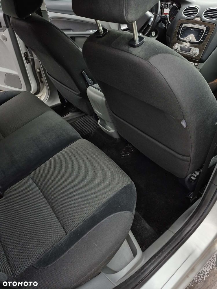 Ford Focus 1.6 Ti-VCT Ghia - 12