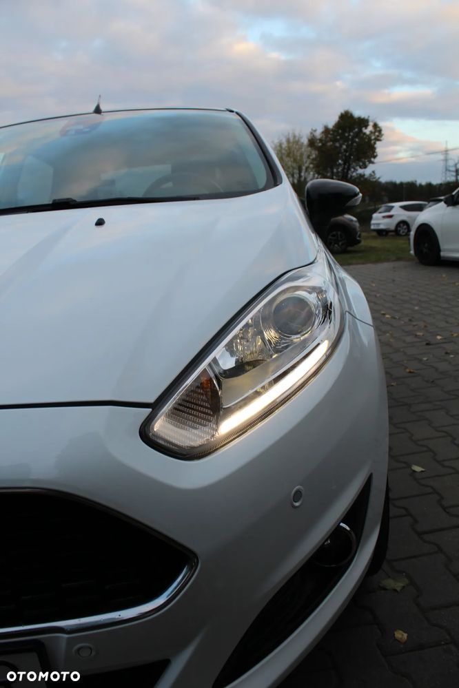 Ford Fiesta 1.0 EcoBoost Start-Stop Titanium - 38