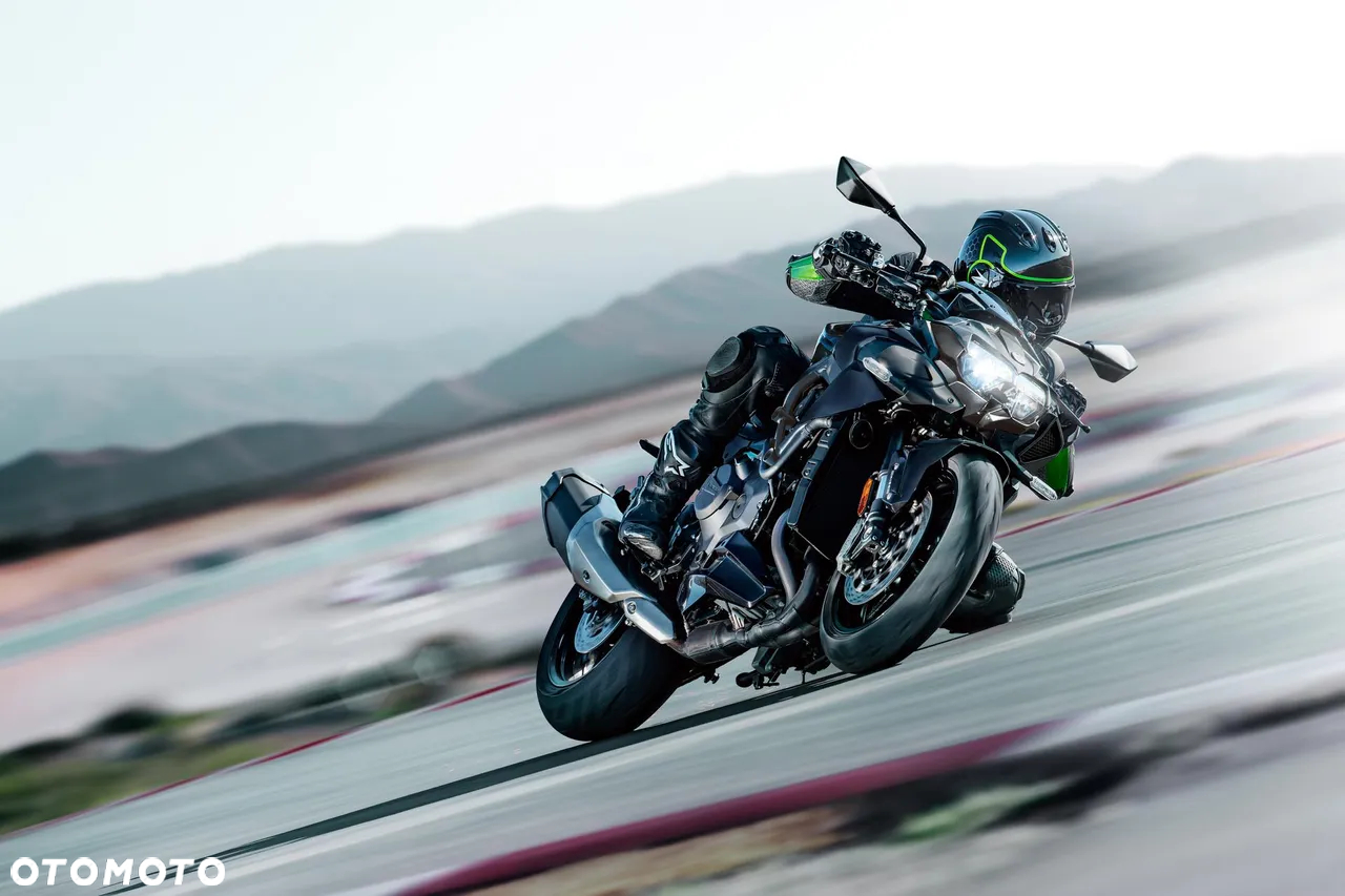 Kawasaki H2 - 10