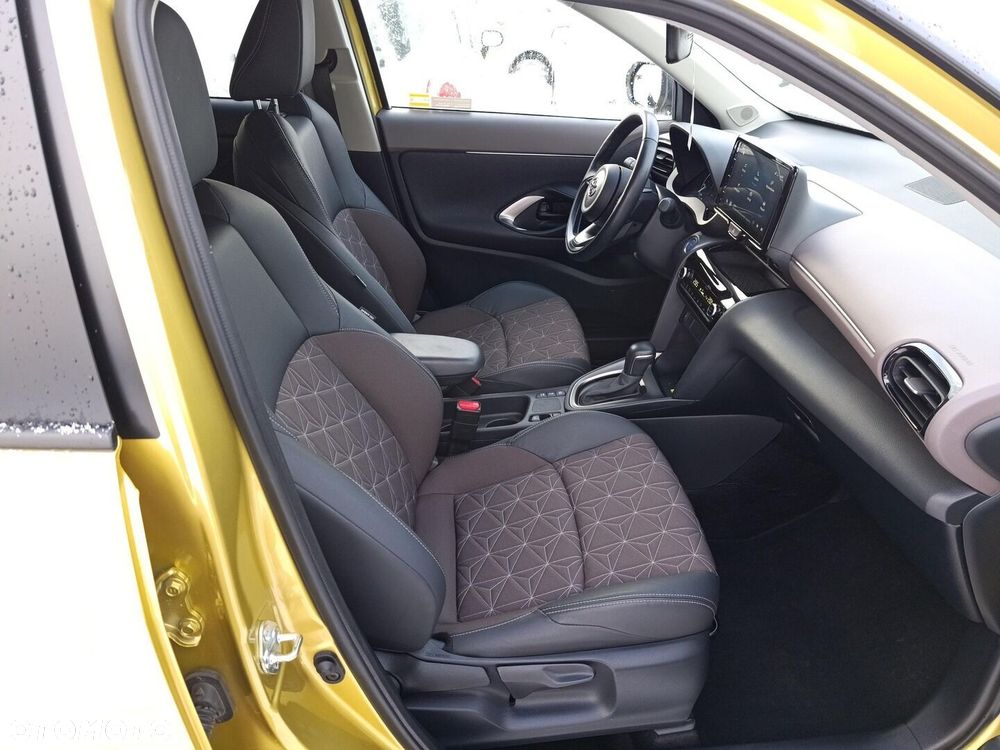 Toyota Yaris Cross - 18
