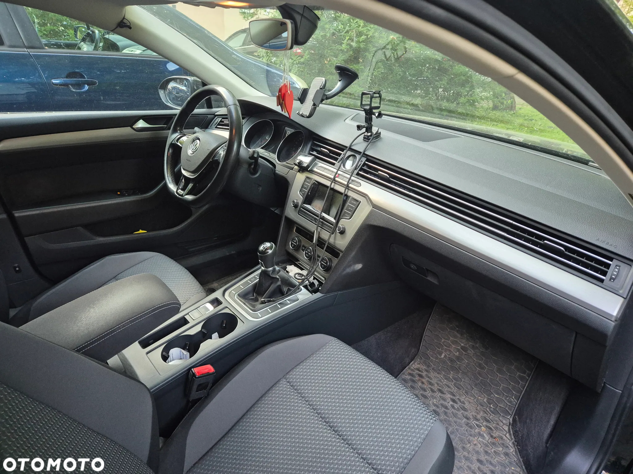 Volkswagen Passat - 2