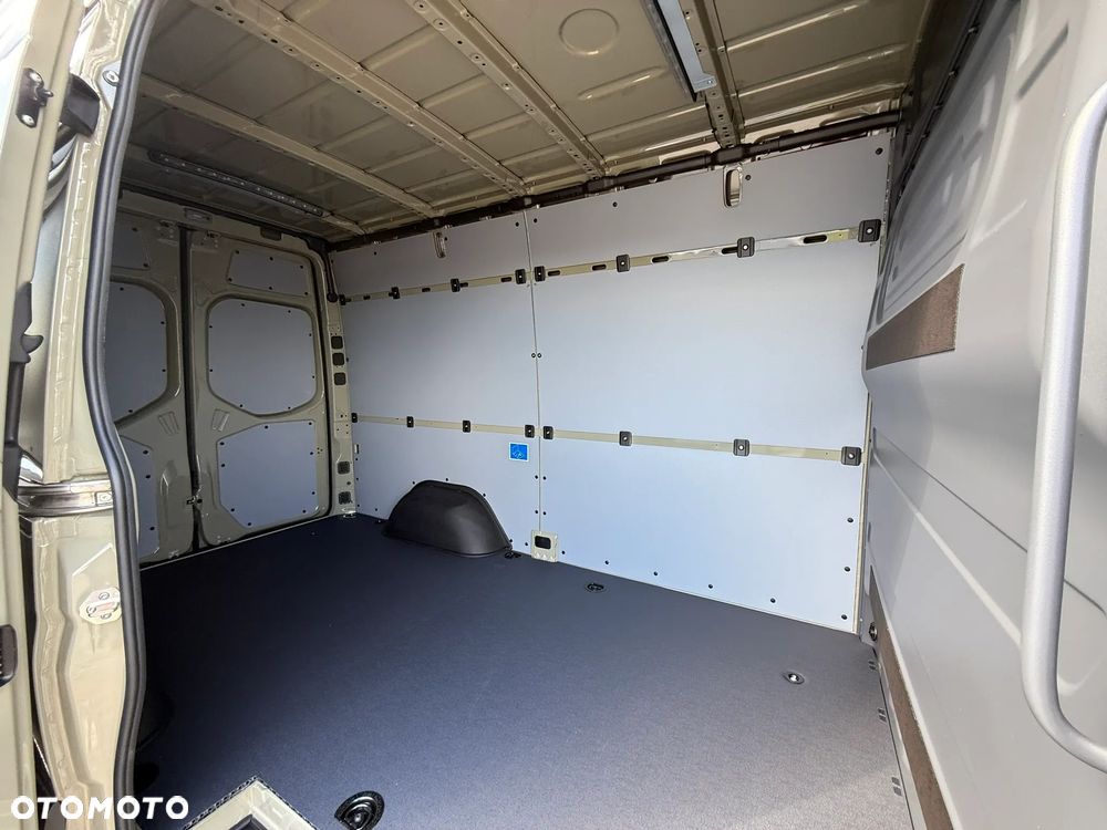 Mercedes-Benz Sprinter - 37