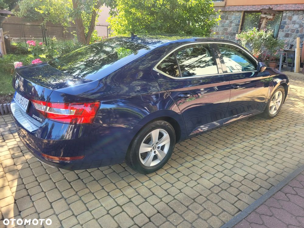 Skoda Superb 2.0 TDI Ambition DSG - 6
