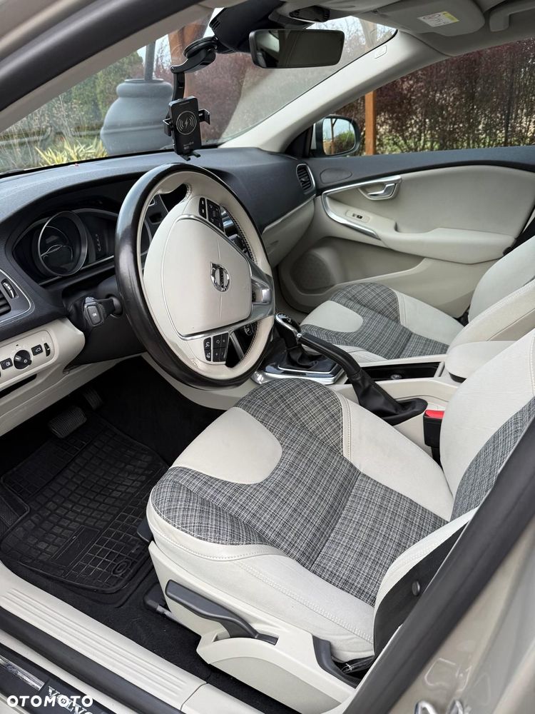 Volvo V40 T3 Drive-E R-Design Momentum - 7