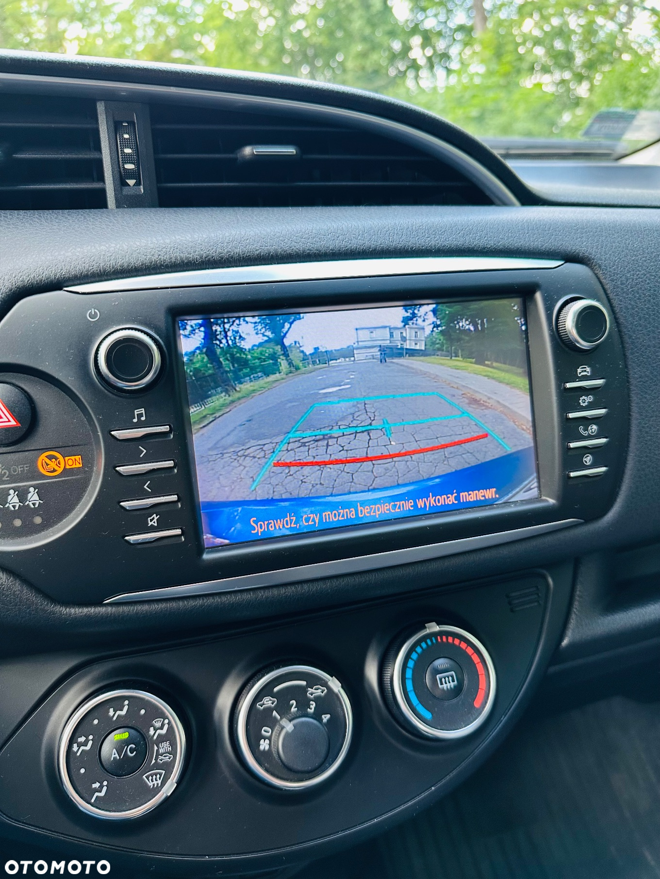 Toyota Yaris 1.5 Premium - 12