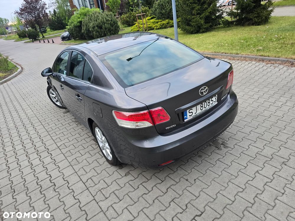 Toyota Avensis 2.0 D-4D Luna - 23