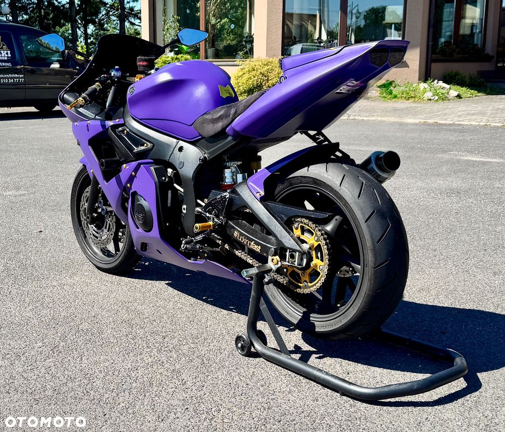 Yamaha R6 - 8