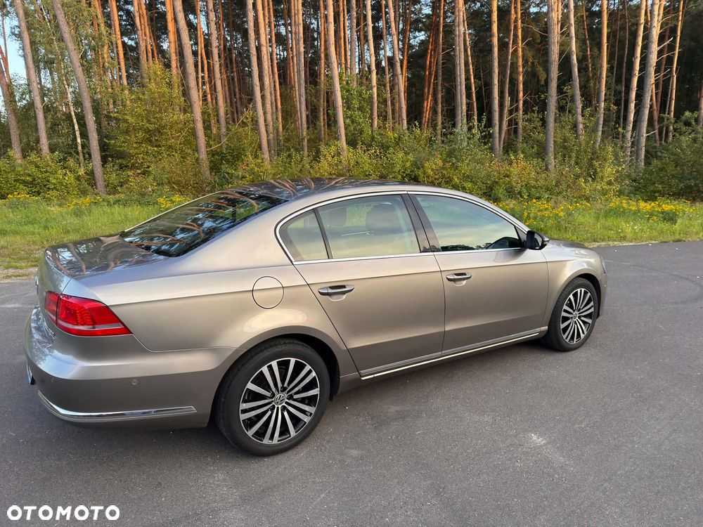 Volkswagen Passat 2.0 TDI Highline DSG - 8