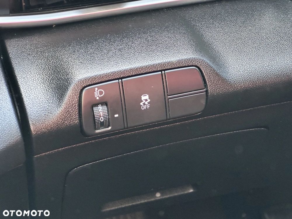 Hyundai Elantra 1.6 Modern CVT - 33