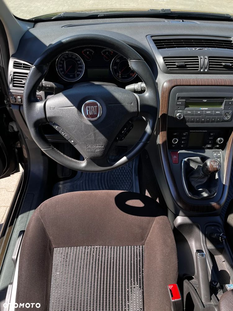 Fiat Croma 1.9 JTD Emotion - 12