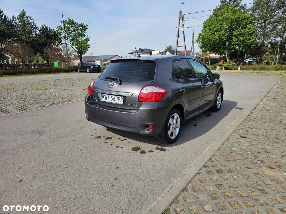 Toyota Auris 1.6 Premium - 5