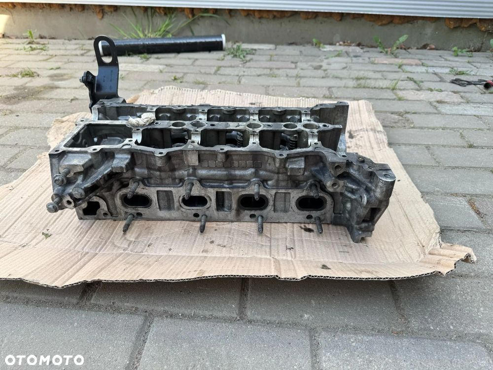 Głowica Renault Master 2.3dci wałki pokrywa M9T - 2