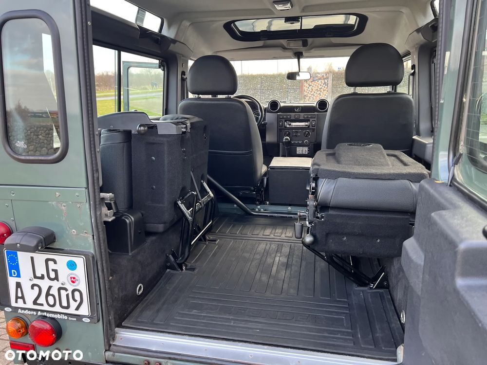 Land Rover Defender 90 DPF SE - 16
