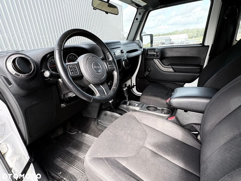 Jeep Wrangler - 10