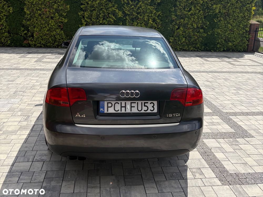 Audi A4 Limousine - 6