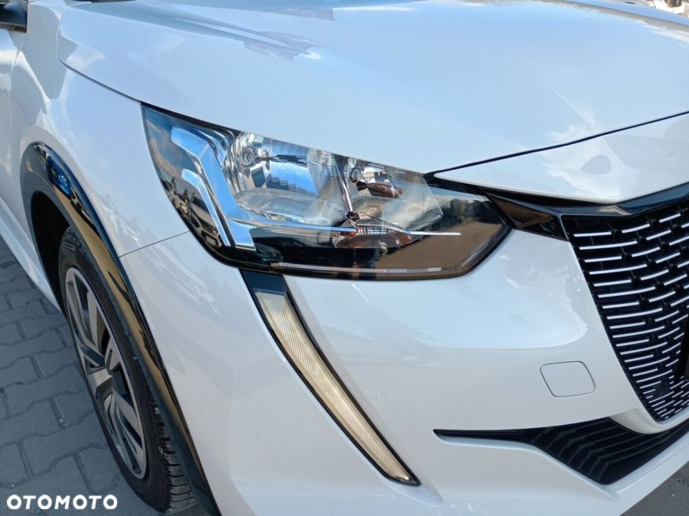 Peugeot 208 - 13