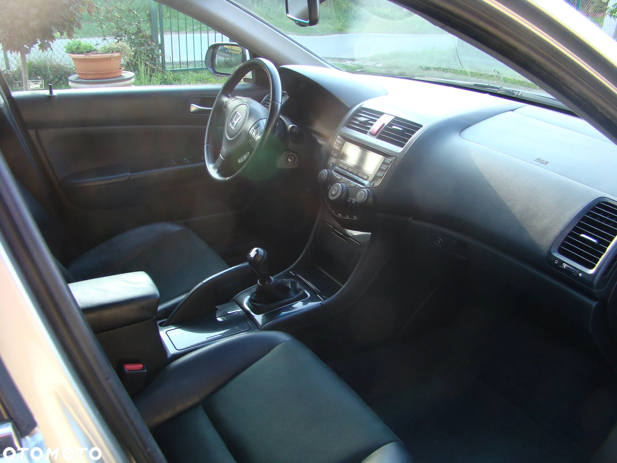 Honda Accord 2.0 Sport - 16