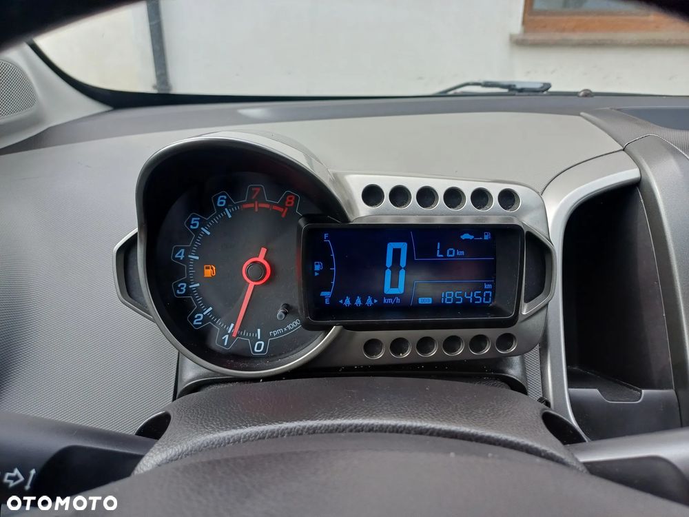 Chevrolet Aveo - 16