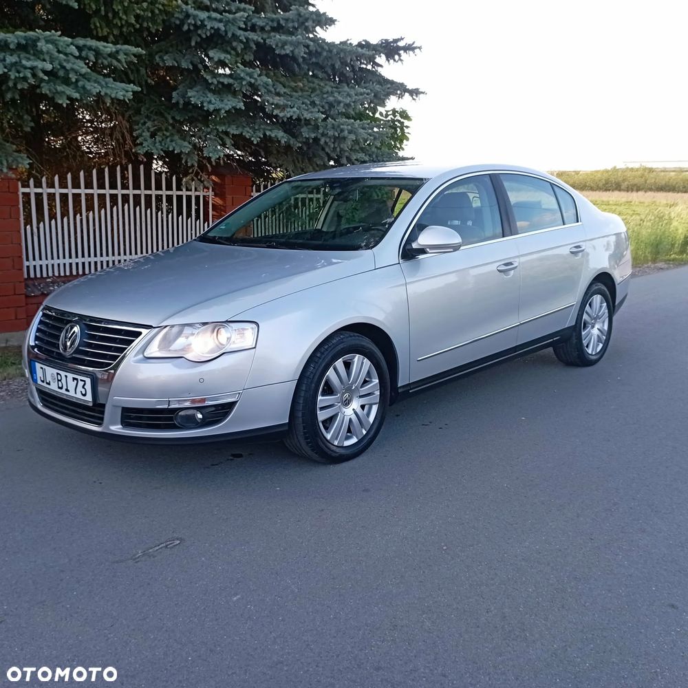 Volkswagen Passat 1.8 TSI Comfortline - 2
