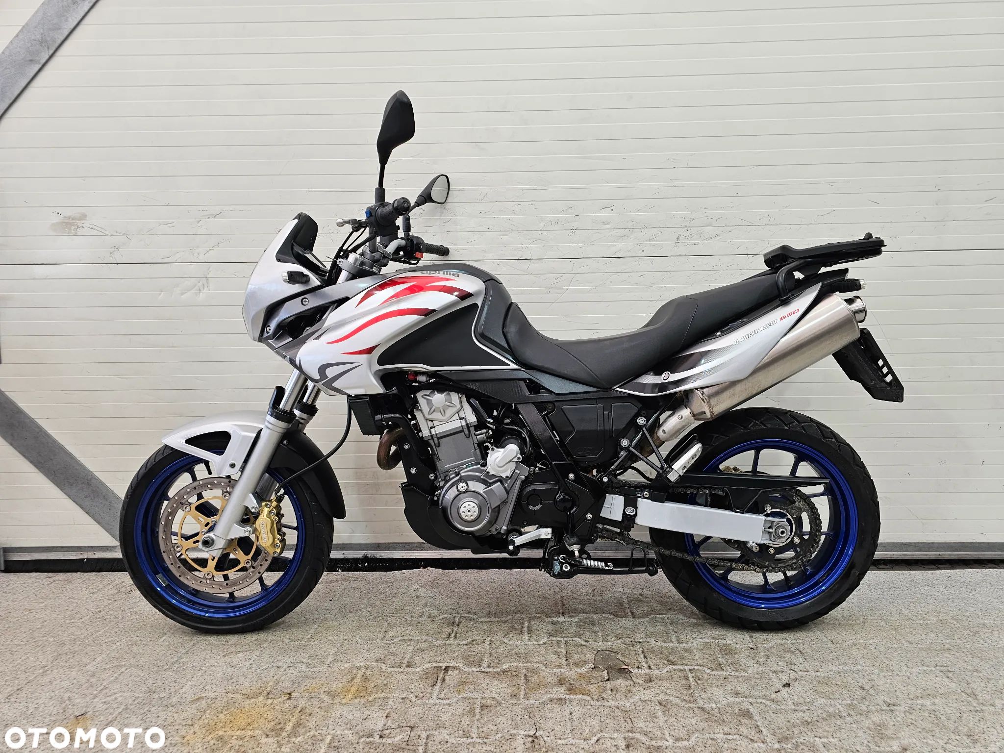 Aprilia Pegaso - 1