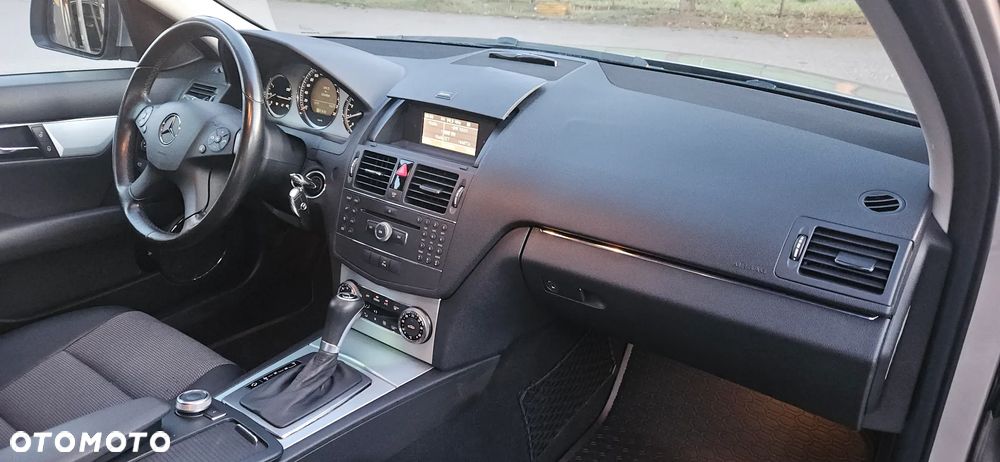 Mercedes-Benz Klasa C ver-180-blueefficiency-7g--tronic-avantgarde - 23