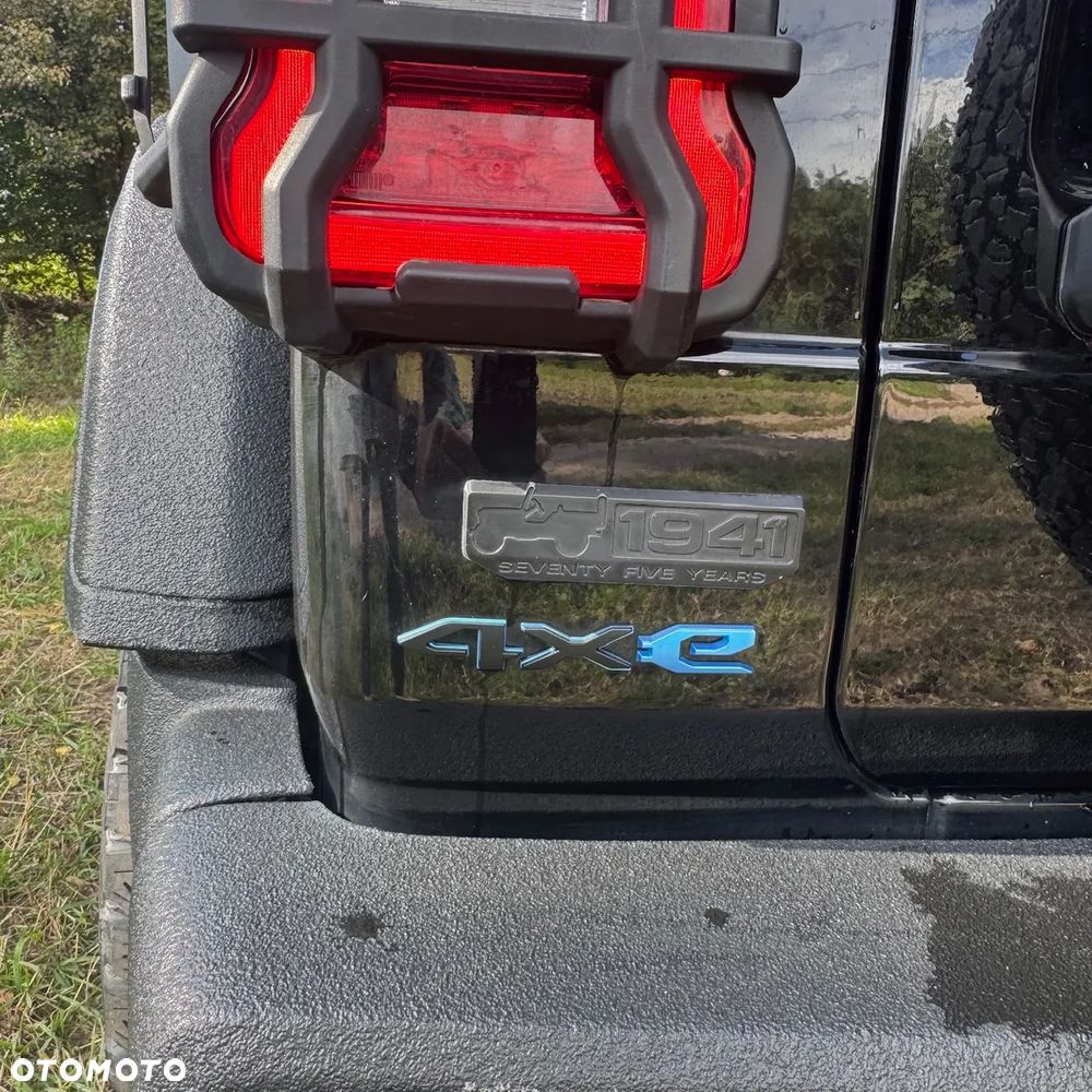 Jeep Wrangler - 11