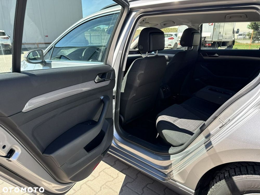 Volkswagen Passat 1.5 TSI EVO Business DSG - 14