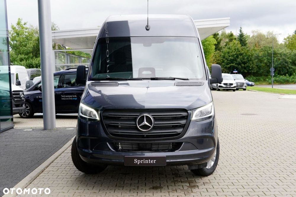 Mercedes-Benz Sprinter - 2
