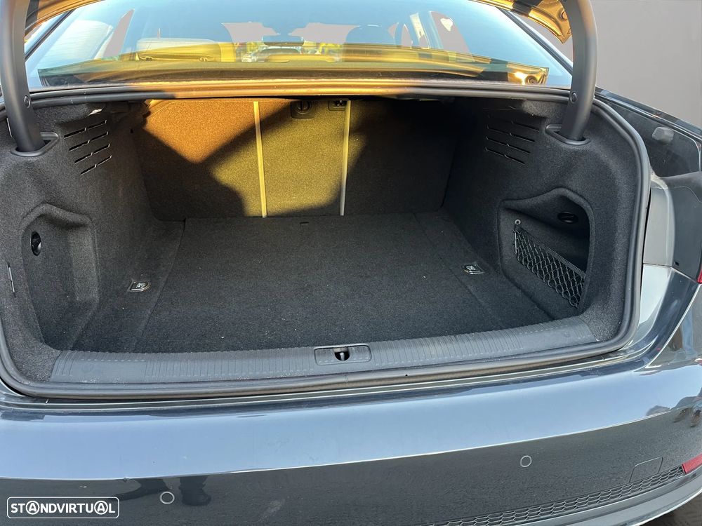 Audi A4 30 TDI S tronic design - 20