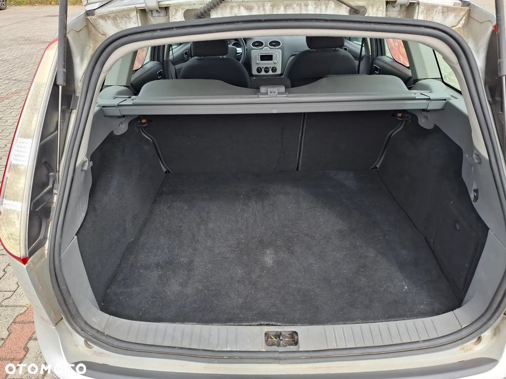 Ford Focus 1.6 Comfort - 16