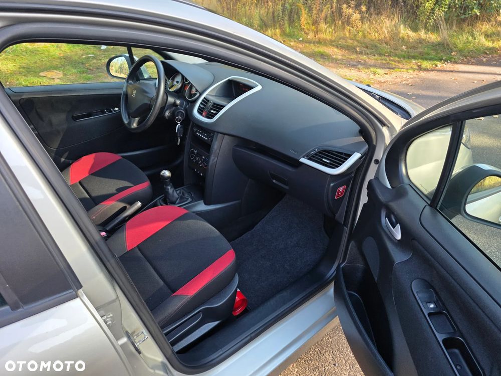 Peugeot 207 - 14