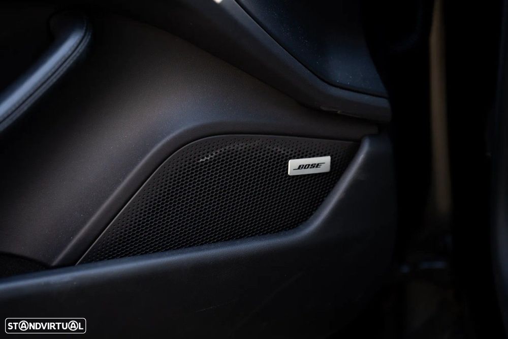 Porsche Taycan Turbo — fotografia 8