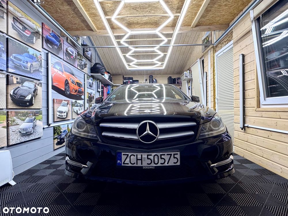 Mercedes-Benz Klasa C 180 Coupe BlueEFFICIENCY 7G-TRONIC - 23